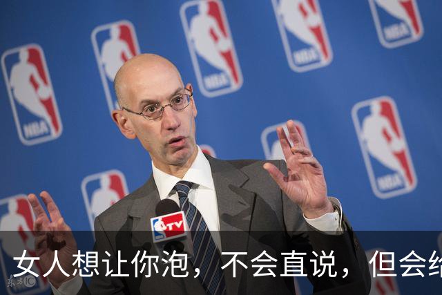 女人想让你泡，不会直说，但会给你6个暗示，90%男人都错过了